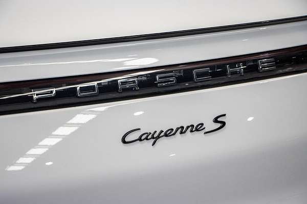 2020 Porsche Cayenne S 9YB