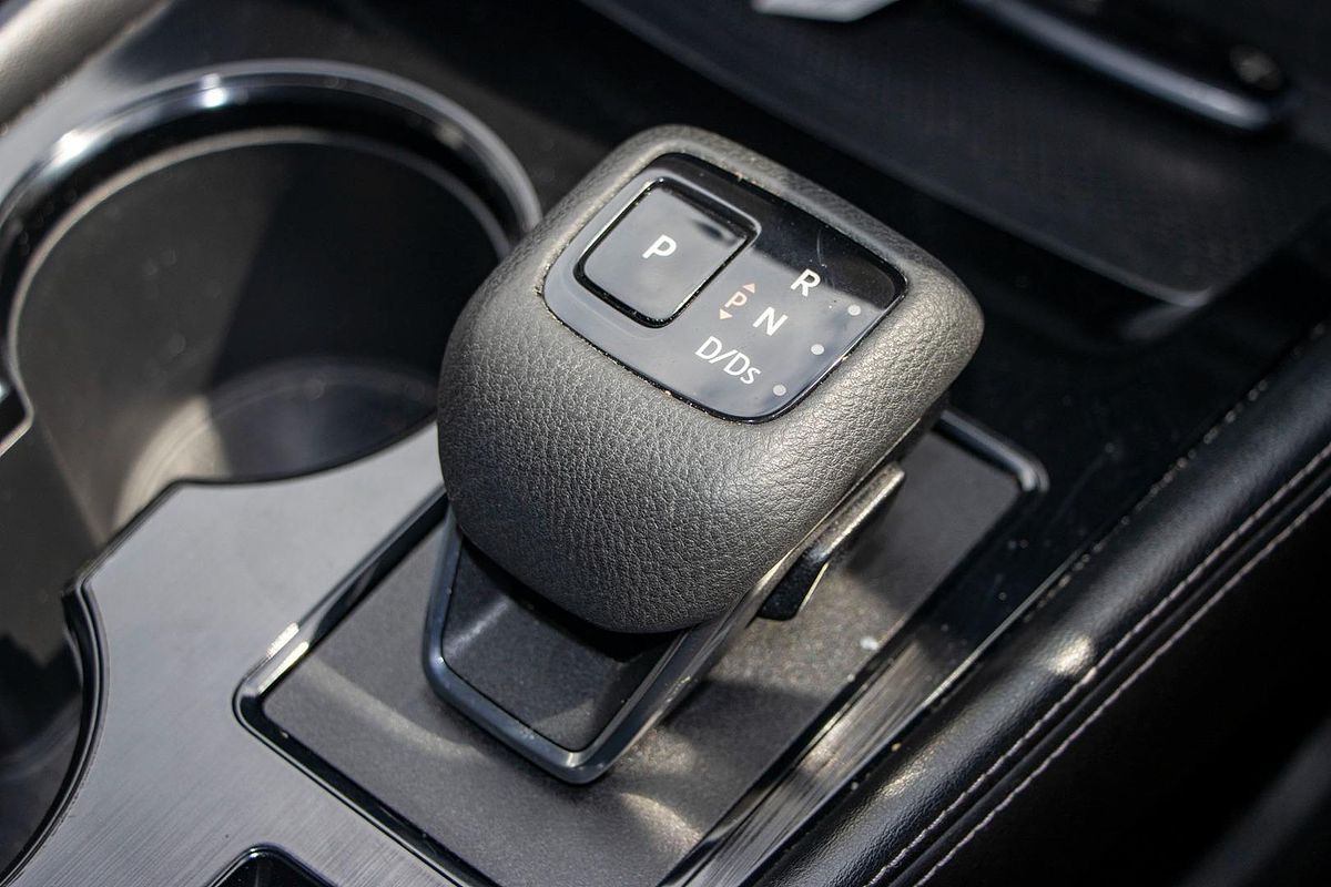 2022 Nissan X-TRAIL ST-L T33