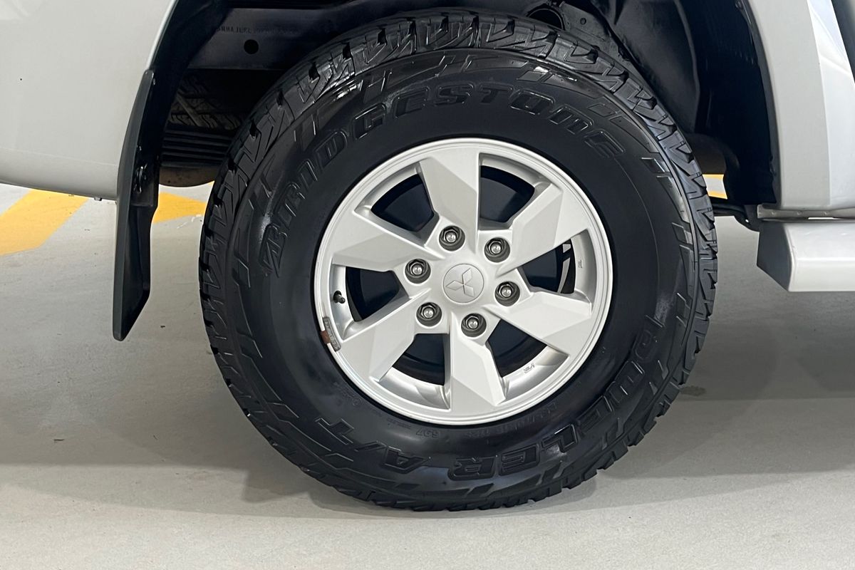 2019 Mitsubishi Triton GLX+ MR 4X4