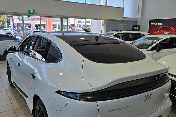 2025 MG IM6 Performance S12L
