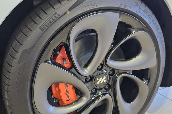 2025 MG IM6 Performance S12L