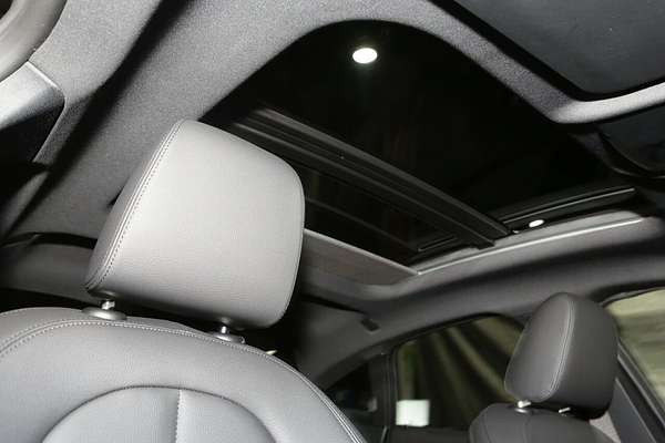 2024 BMW 2 Series 220i M Sport F44