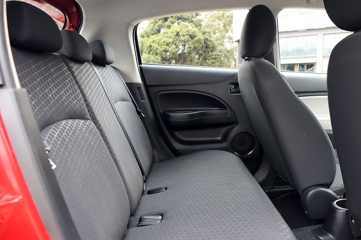 2013 Mitsubishi Mirage ES LA