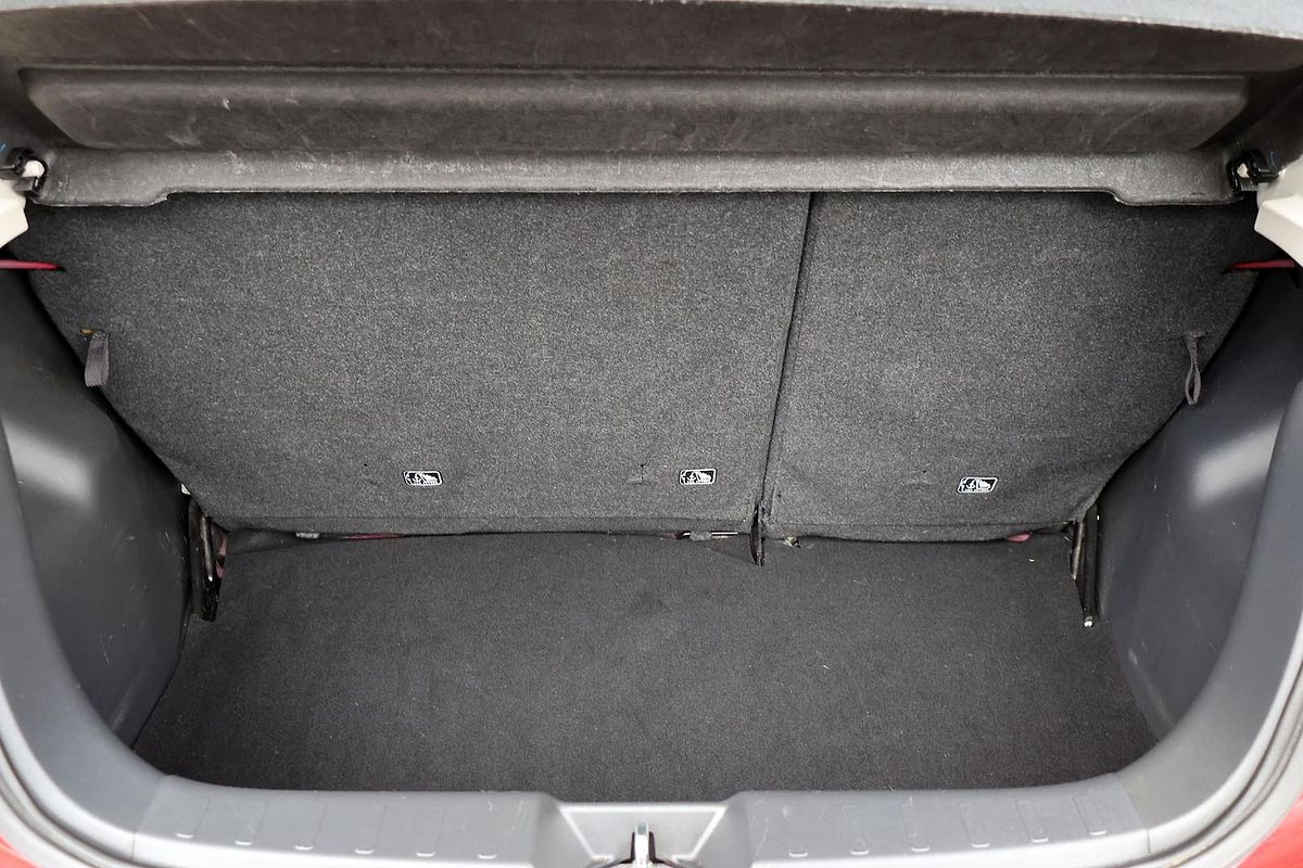 2013 Mitsubishi Mirage ES LA