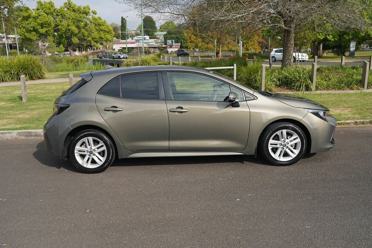 2018 Toyota Corolla SX MZEA12R