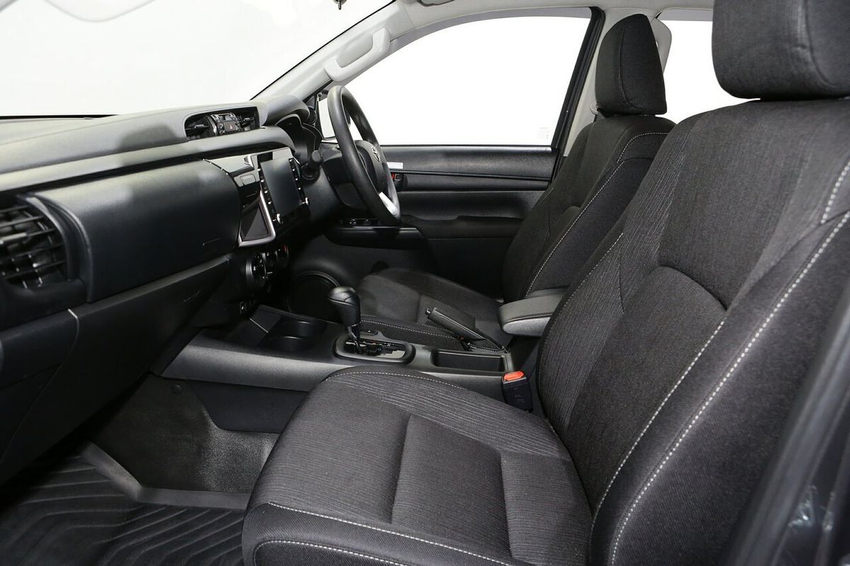 2024 Toyota Hilux SR GUN126R 4X4