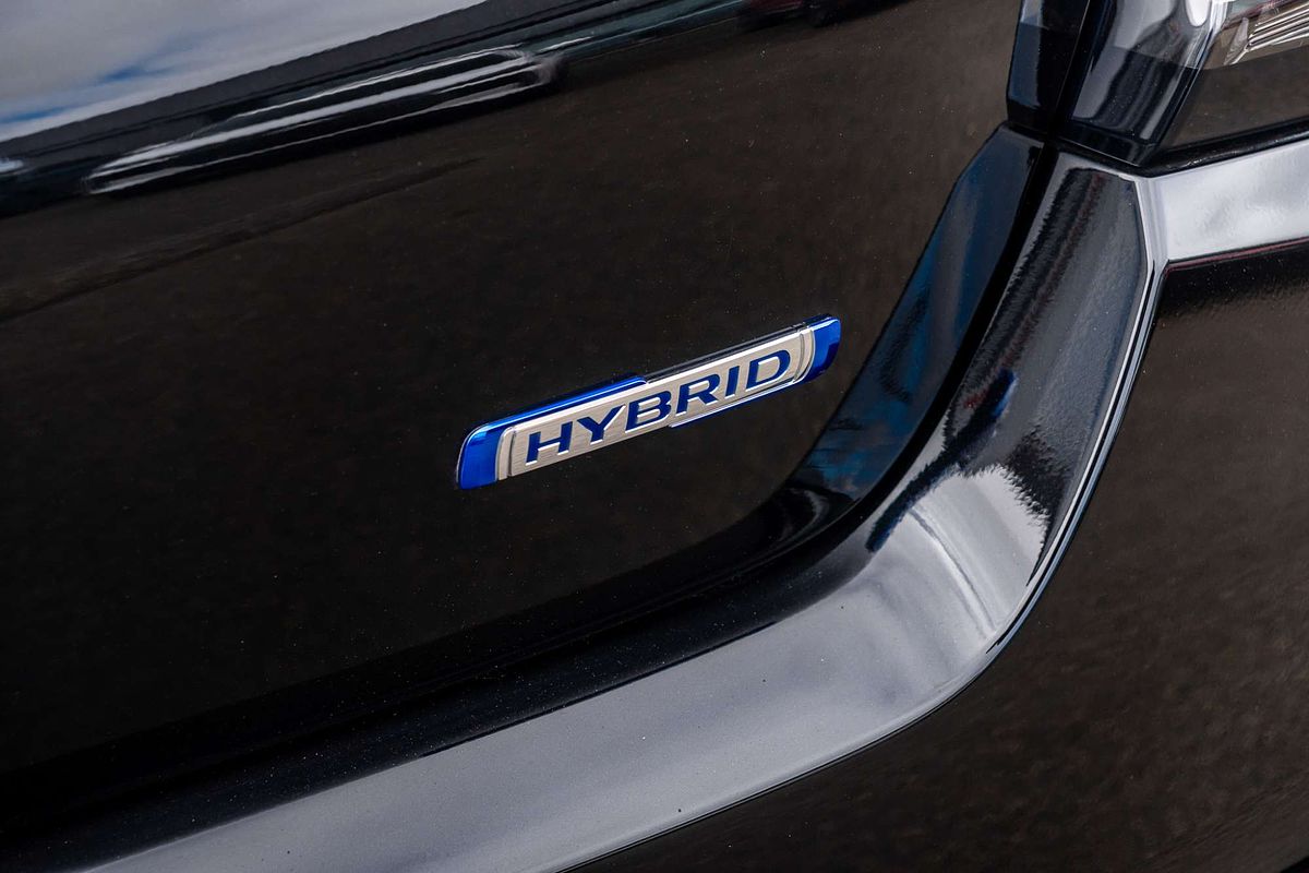 2025 Suzuki Swift Hybrid Plus UZ