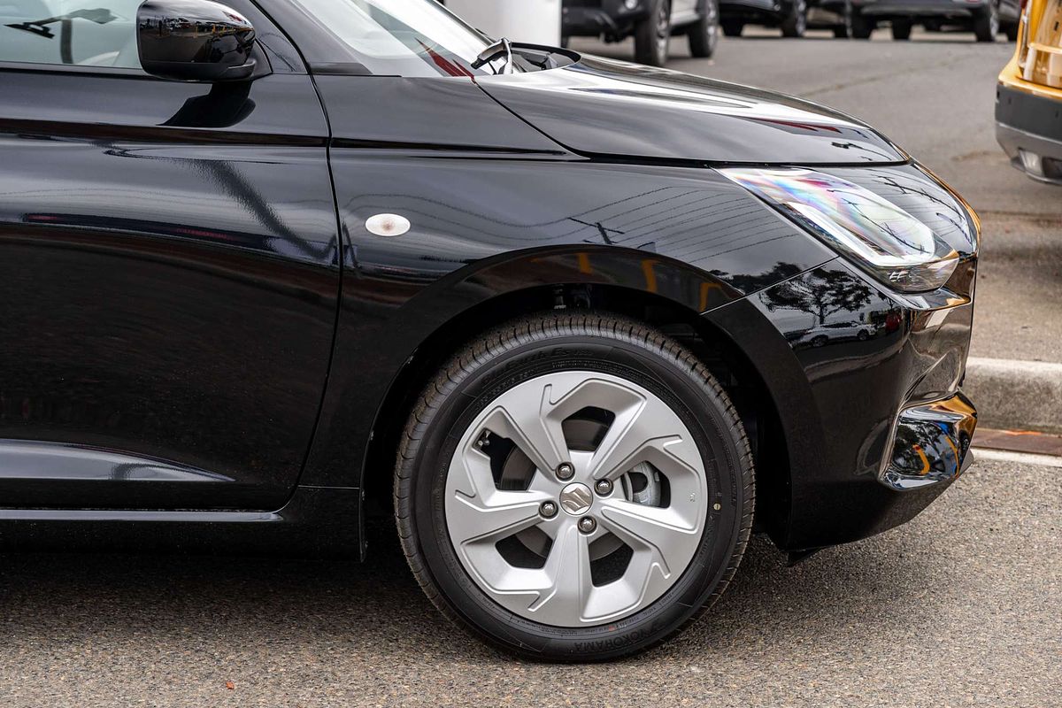 2025 Suzuki Swift Hybrid Plus UZ