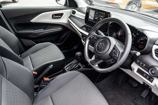 2025 Suzuki Swift Hybrid Plus UZ