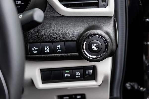 2025 Suzuki Swift Hybrid Plus UZ