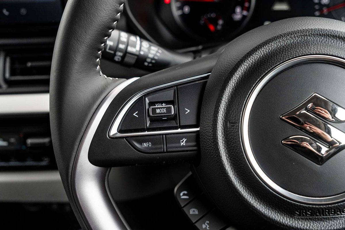 2025 Suzuki Swift Hybrid Plus UZ