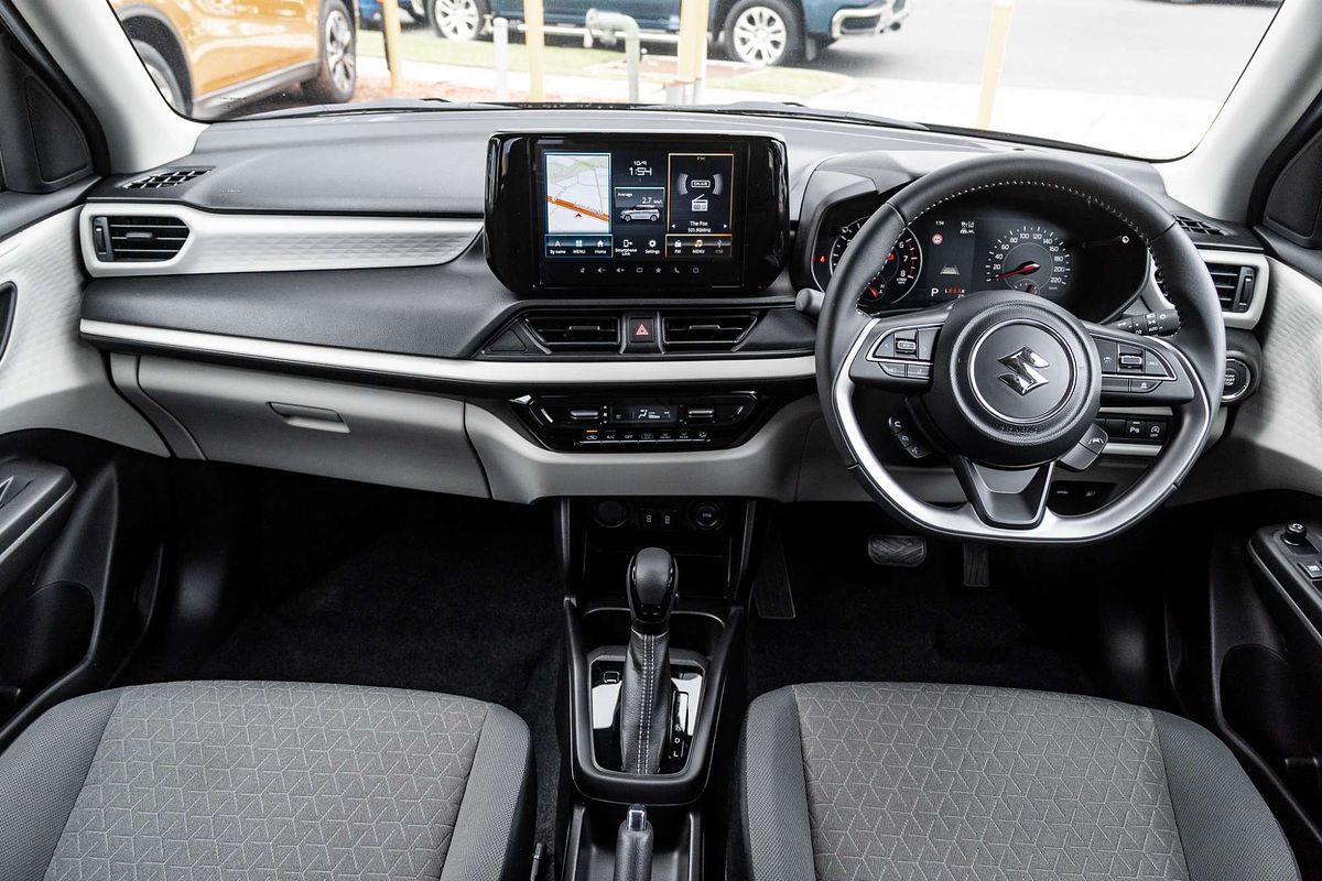 2025 Suzuki Swift Hybrid Plus UZ