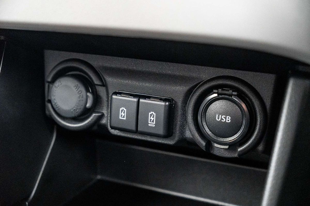 2025 Suzuki Swift Hybrid Plus UZ