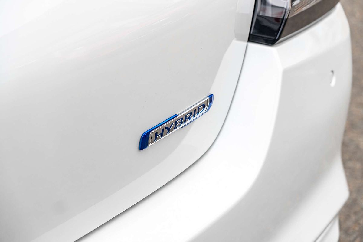 2025 Suzuki Swift Hybrid GLX UZ