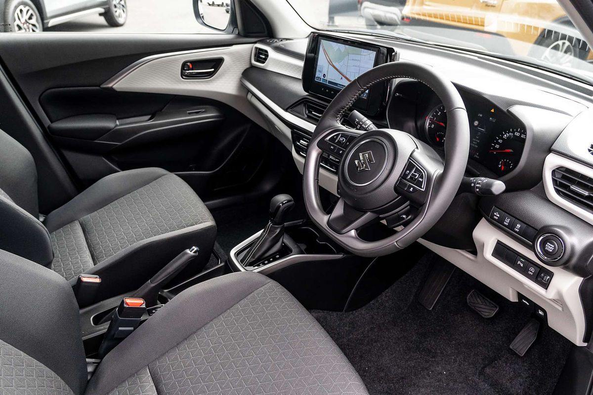 2025 Suzuki Swift Hybrid GLX UZ
