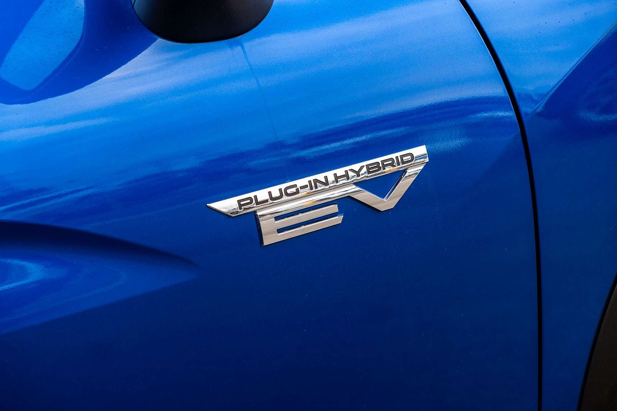 2024 Mitsubishi Eclipse Cross PHEV ES YB