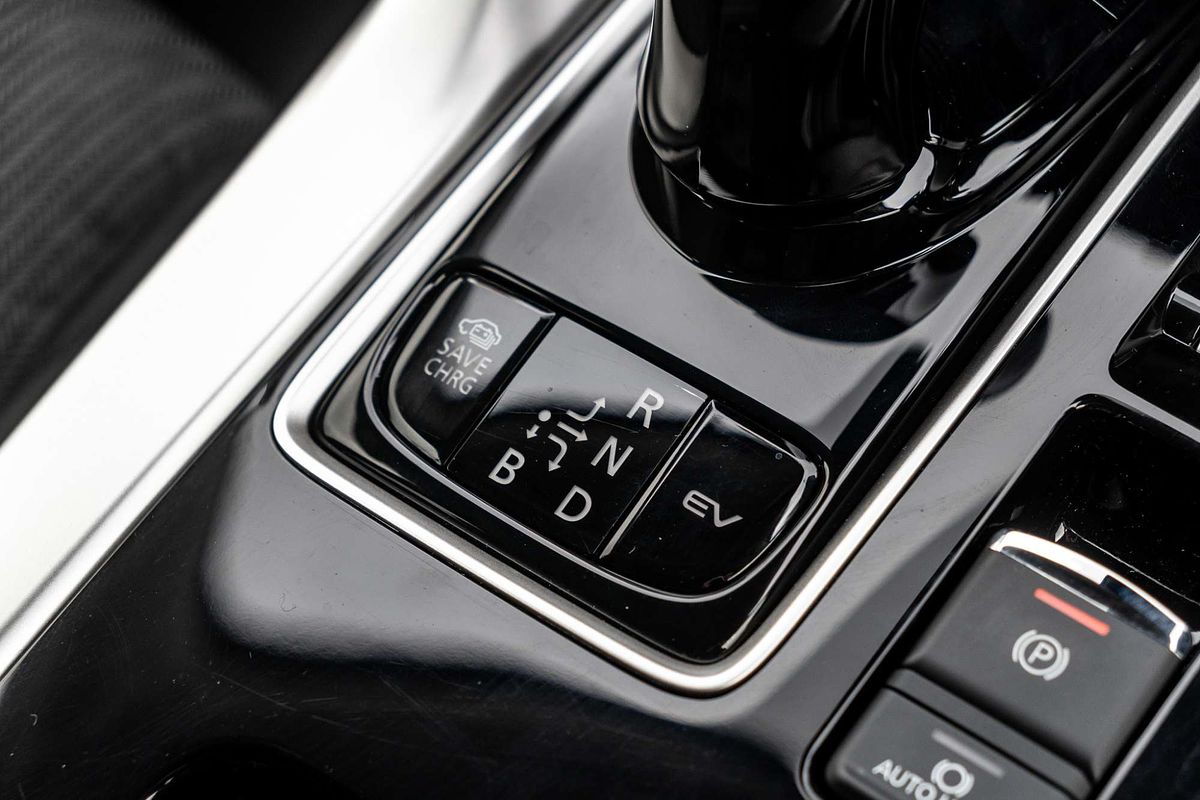 2024 Mitsubishi Eclipse Cross PHEV ES YB