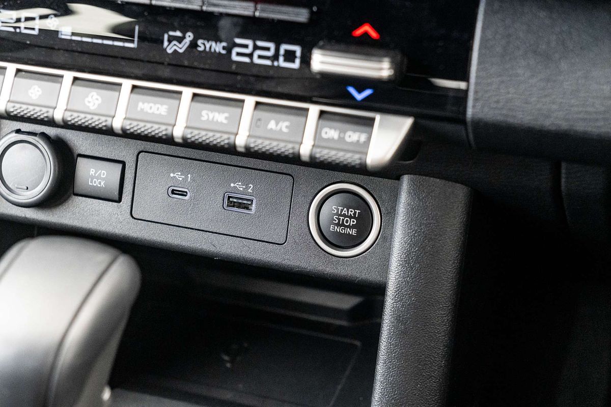 2025 Mitsubishi Triton GSR MV 4X4