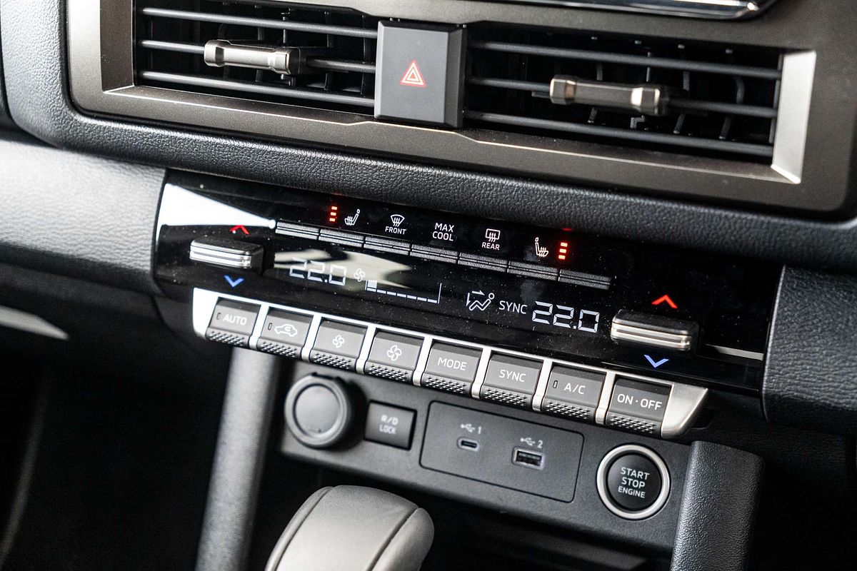 2025 Mitsubishi Triton GSR MV 4X4