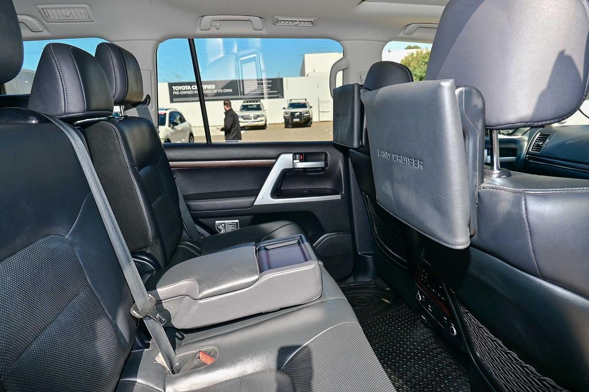 2019 Toyota Landcruiser Sahara VDJ200R