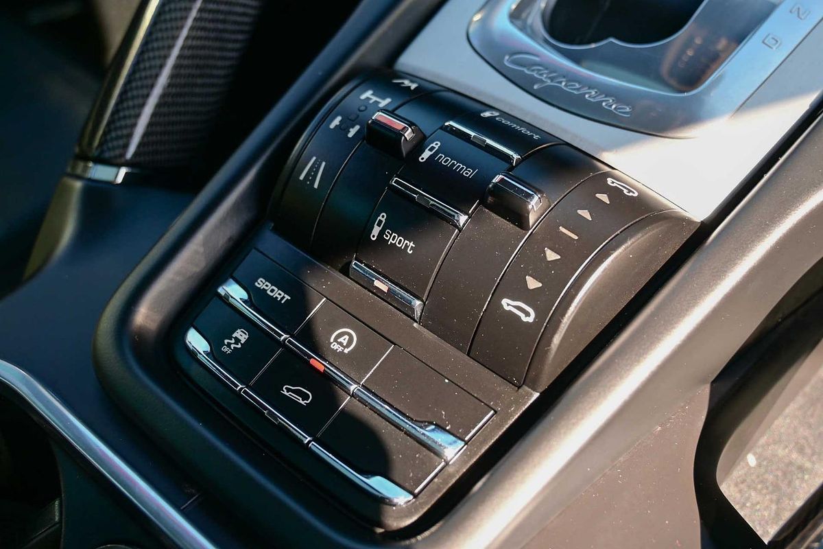 2011 Porsche Cayenne Turbo 92A