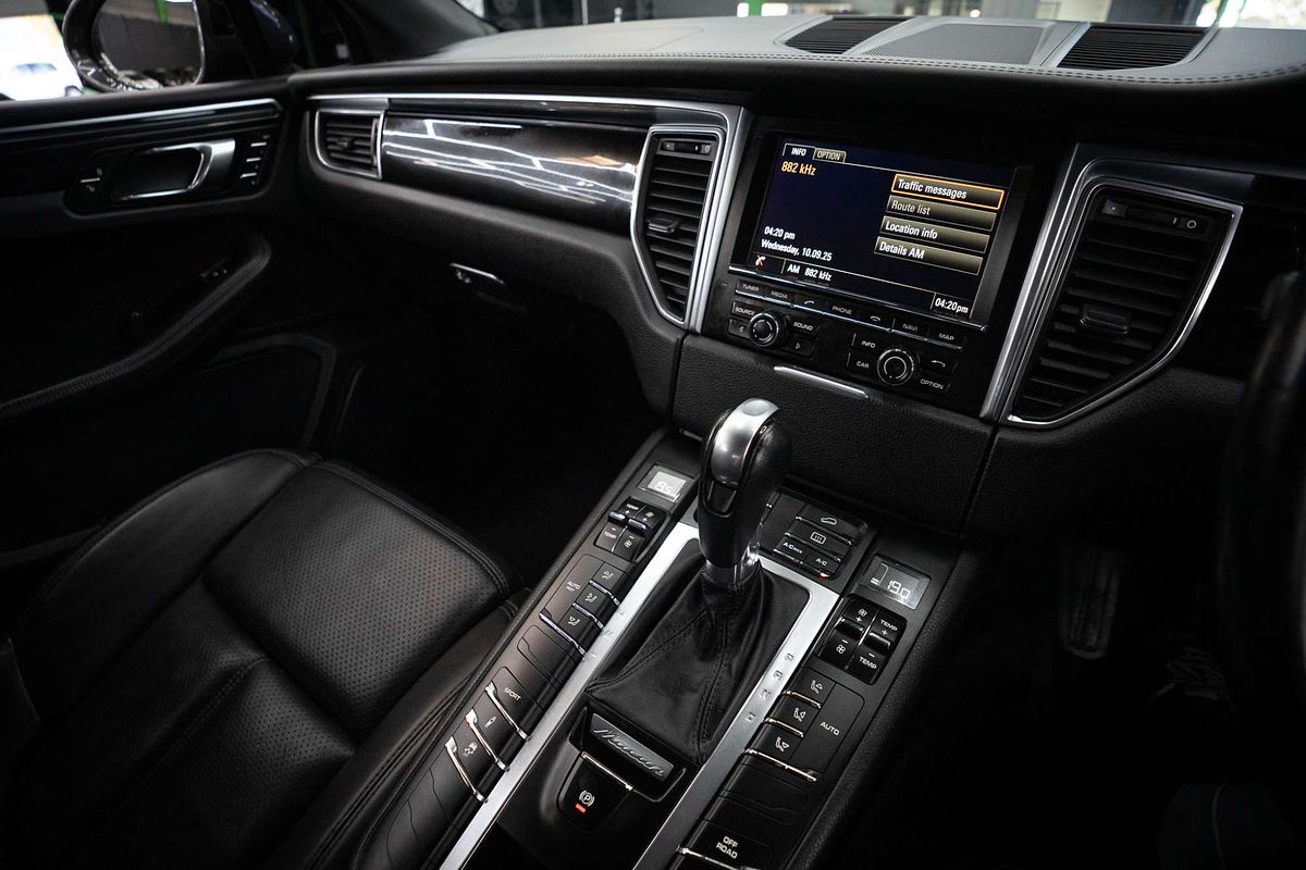 2014 Porsche Macan S 95B