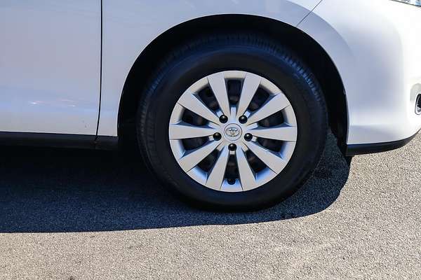 2017 Toyota Tarago GLi ACR50R