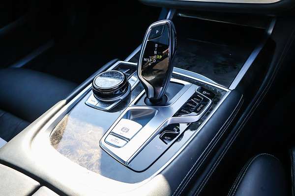 2017 BMW 7 Series 740i G11
