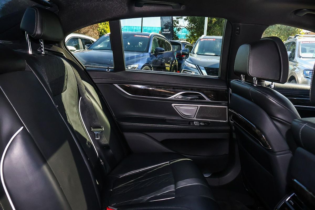 2017 BMW 7 Series 740i G11
