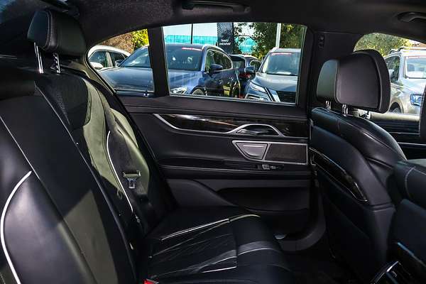 2017 BMW 7 Series 740i G11