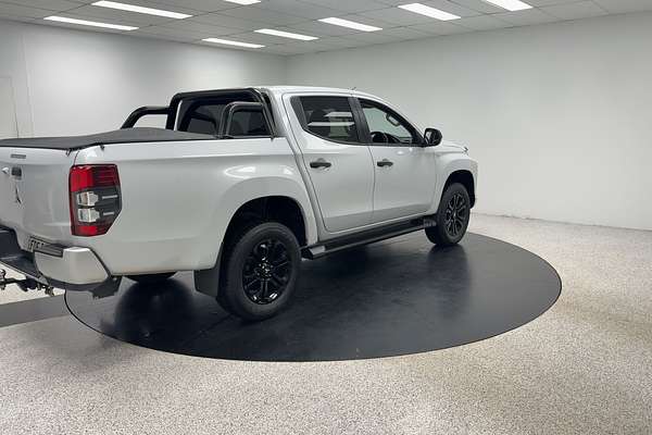 2023 Mitsubishi Triton GLX-R MR 4X4