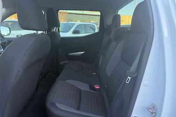2021 Nissan Navara SL D23 Rear Wheel Drive