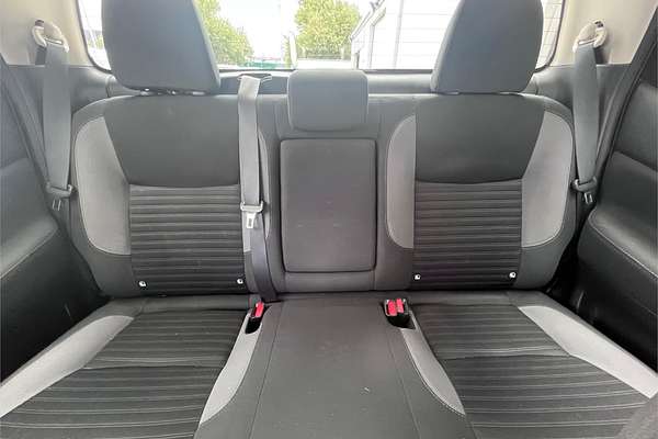 2021 Nissan Navara SL D23 Rear Wheel Drive