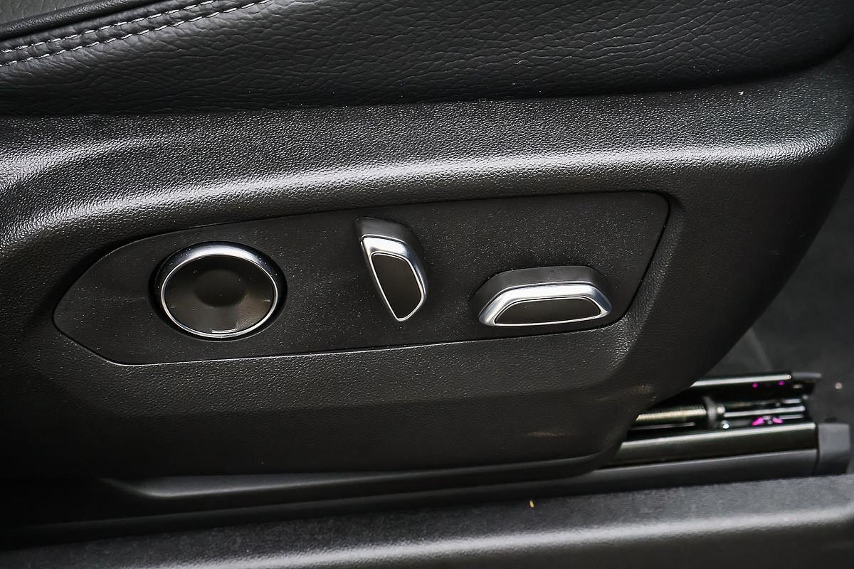 2025 GMC Yukon Denali T1