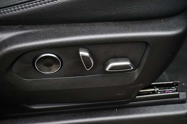 2025 GMC Yukon Denali T1