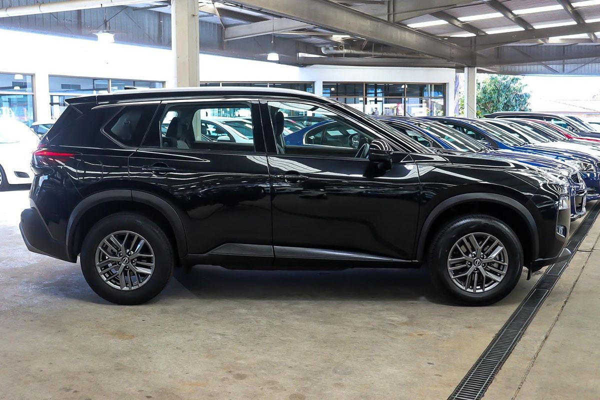 2024 Nissan X-TRAIL ST T33