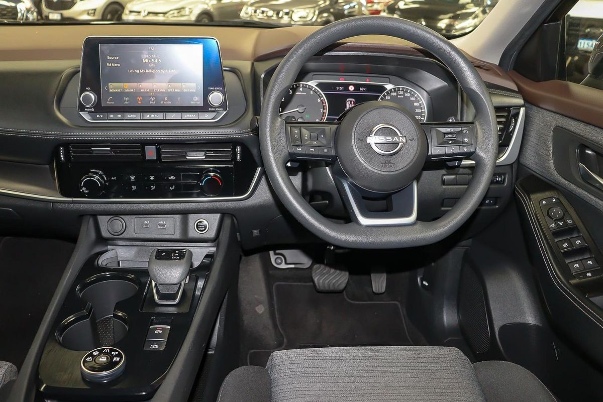 2024 Nissan X-TRAIL ST T33