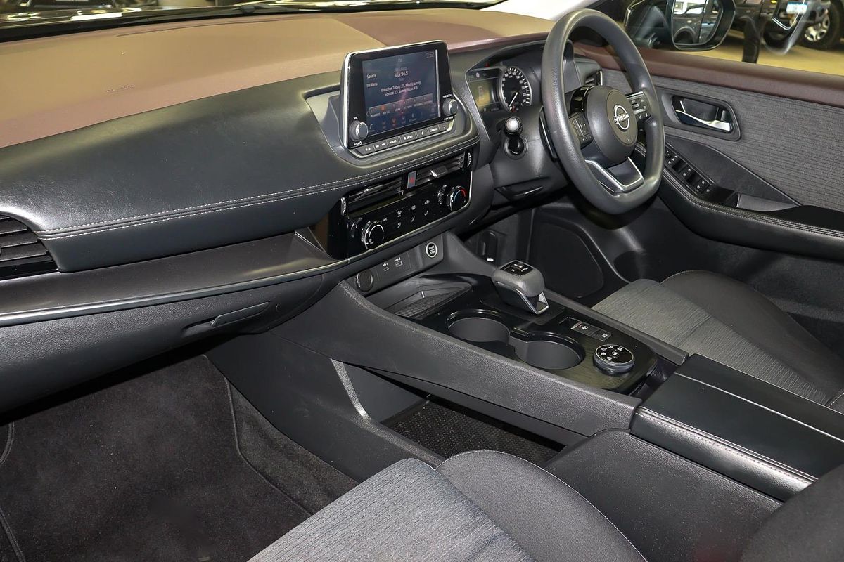 2024 Nissan X-TRAIL ST T33