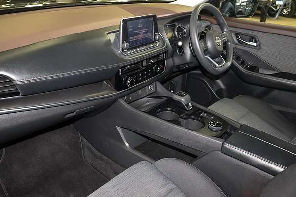2024 Nissan X-TRAIL ST T33