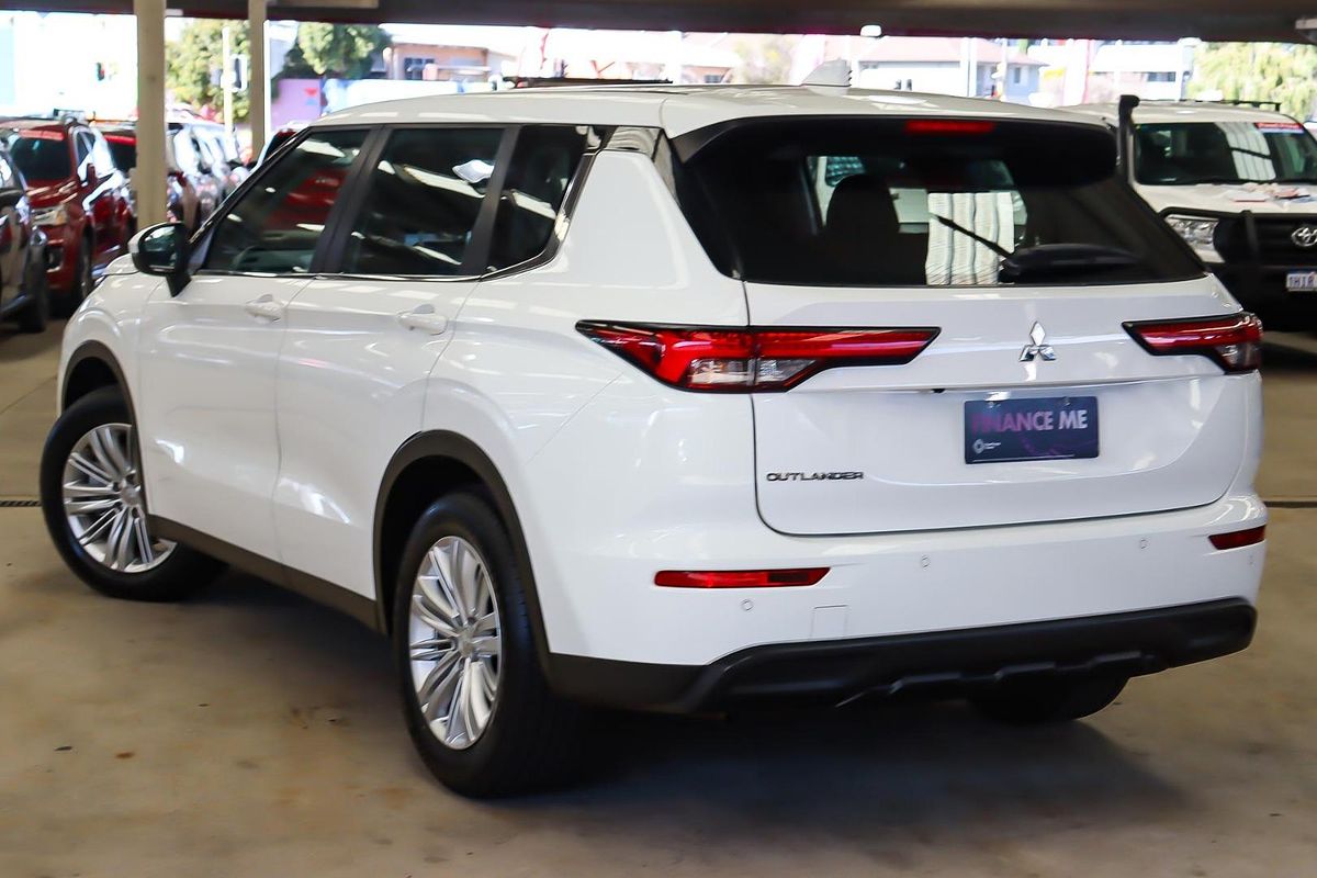 2024 Mitsubishi Outlander ES ZM