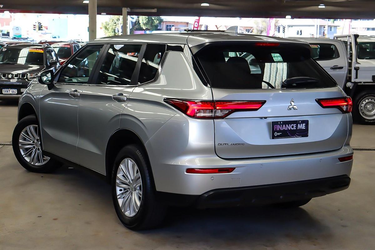 2024 Mitsubishi Outlander ES ZM
