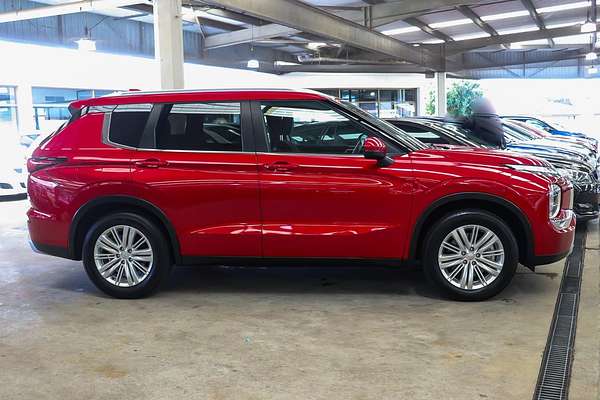 2024 Mitsubishi Outlander LS ZM