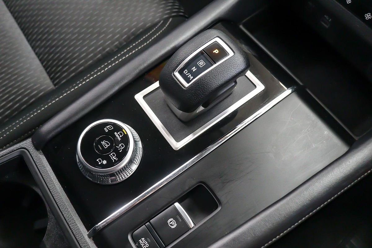 2024 Mitsubishi Outlander ES ZM