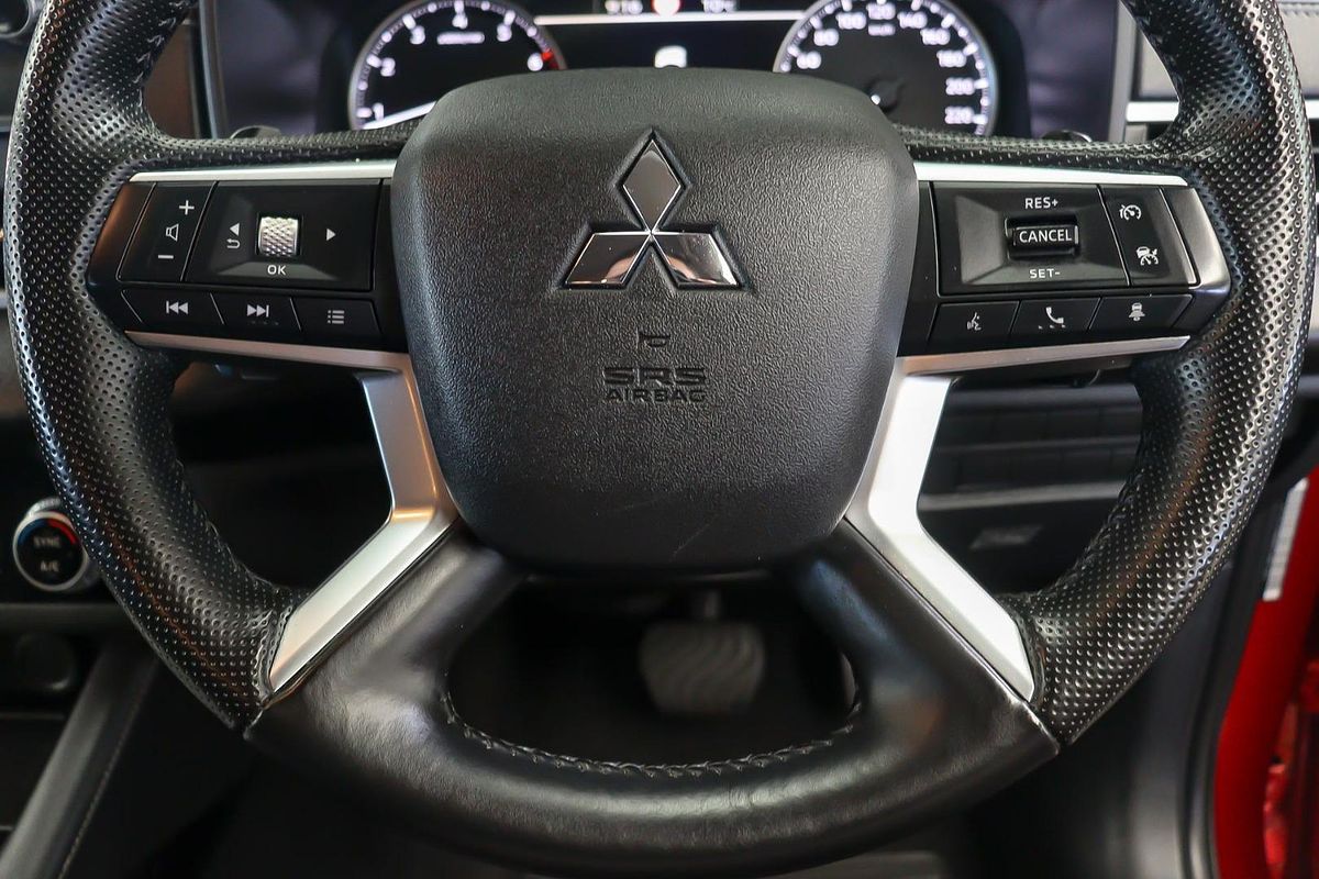 2024 Mitsubishi Outlander LS ZM