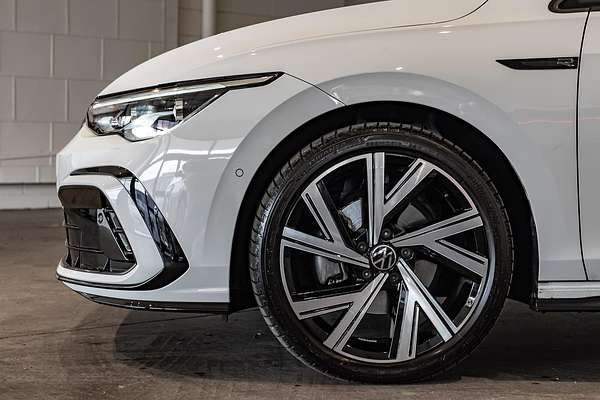 2023 Volkswagen Golf 110TSI R-Line 8