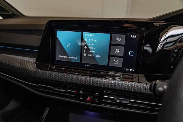 2023 Volkswagen Golf 110TSI R-Line 8