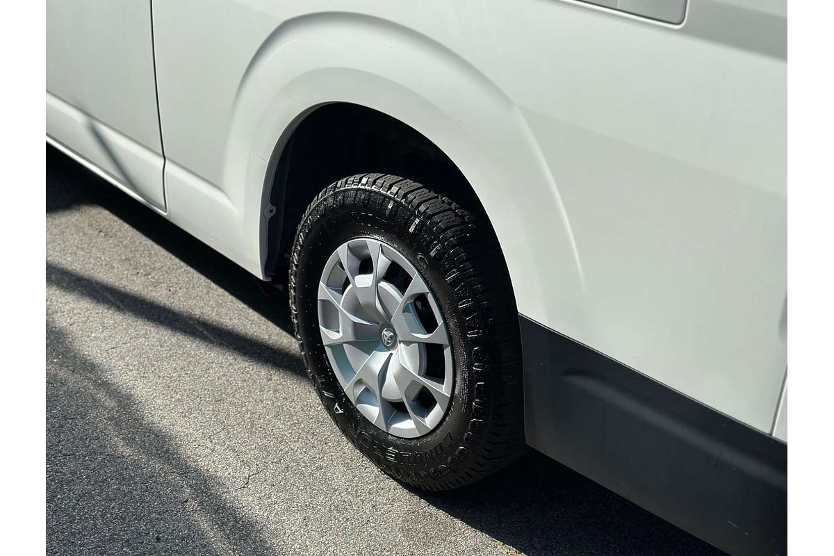 2021 Toyota Hiace Commuter GDH322R ELWB