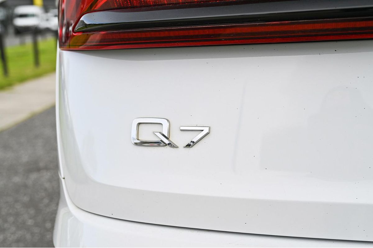 2023 Audi Q7 50 TDI S line 4M