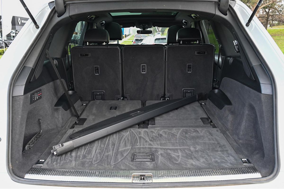 2023 Audi Q7 50 TDI S line 4M