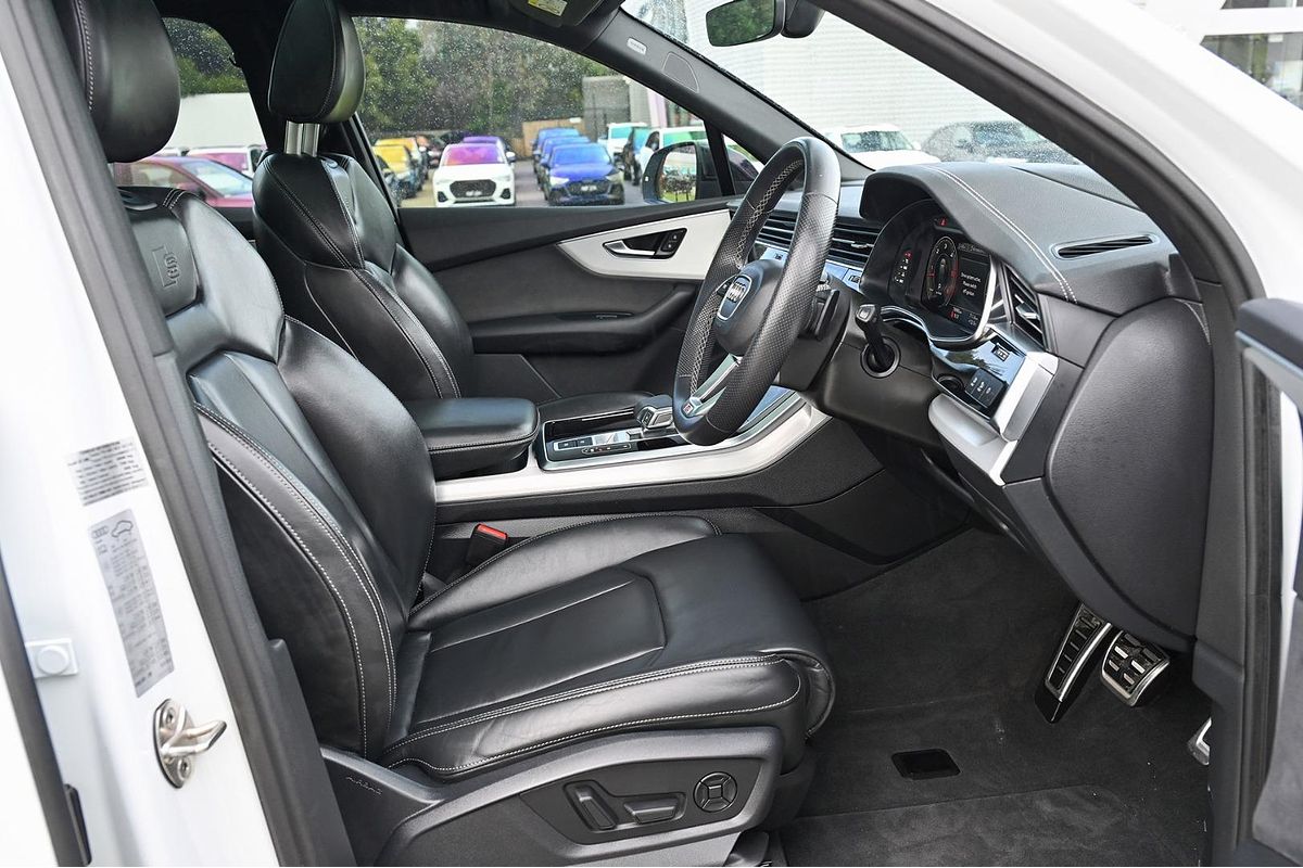 2023 Audi Q7 50 TDI S line 4M